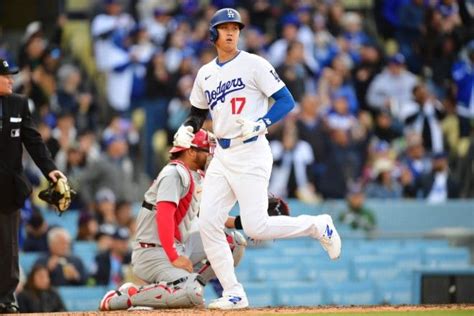 Dodgers' late homers complete comeback win over Cardinals.